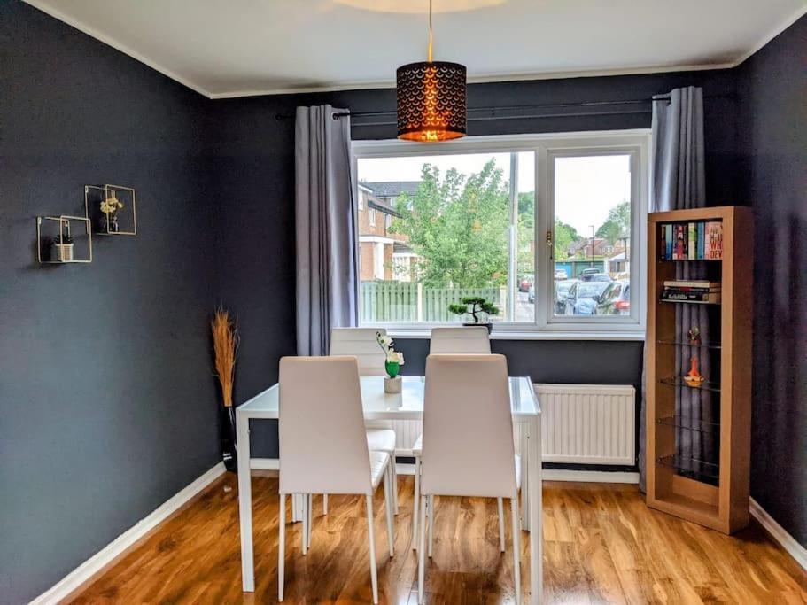 Hidden Gem !Stunning 3 Bedroom Home In Sheffield Handsworth Exterior photo