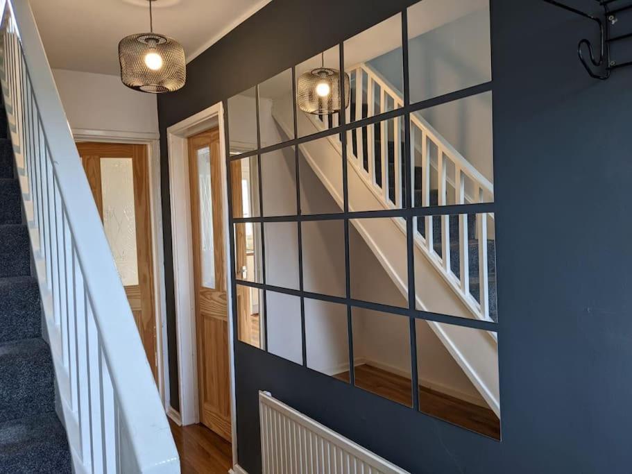 Hidden Gem !Stunning 3 Bedroom Home In Sheffield Handsworth Exterior photo